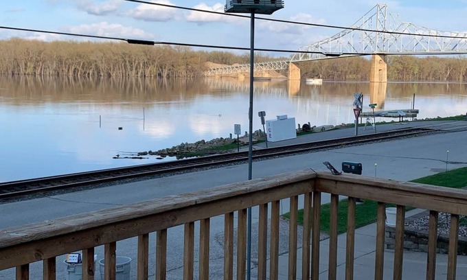 Lansing Township Casa | Charming House with Amazing Views! Next to Marina and Tiki Bar