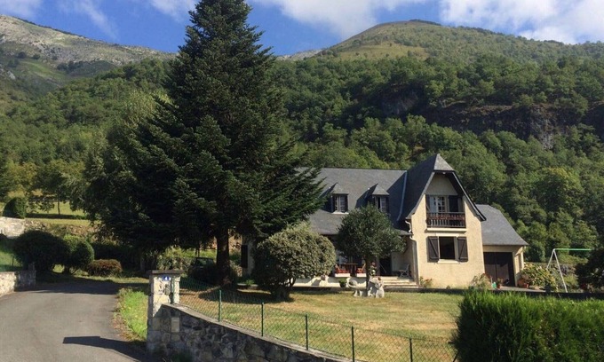 Ouzous Casa | Encantadora casa con impresionantes vistas.