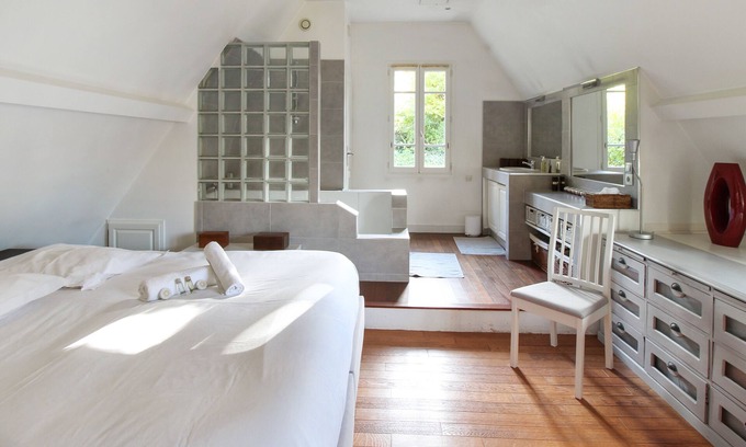 Sevres Casa | Charming house with garden in Sèvres - Welkeys