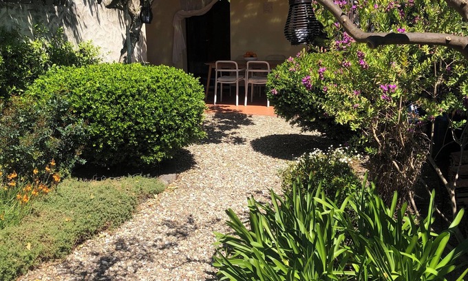 Riola Sardo Casa | Encantadora casa con jardín, cerca de la playa. ¡Wi-Fi gratis!