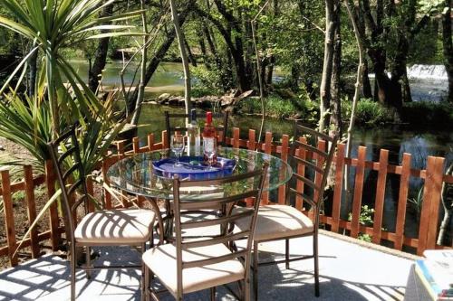 Vila Verde Casa | Charming house with lake and mountain views in Rendufe