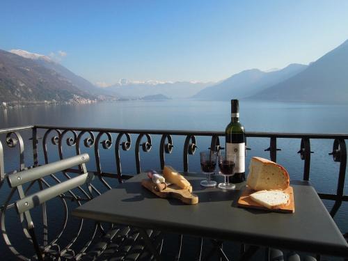 Argegno Apartamento | Charming house with private dock on Lake Como