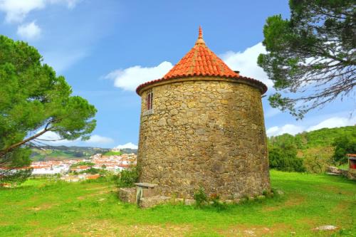 Sao Joao Batista Casa | Charming House with Shared Pool in Porto de Mós.
