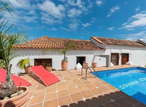 Valle de Guerra Casa | Charming house with shared pool in San Cristóbal de La Laguna
