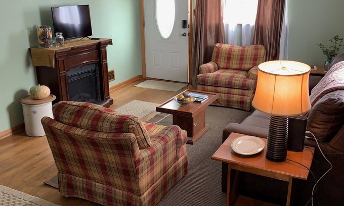 Rawl Casa | Charming House with Great Outdoor Space and Nearby Trail Access