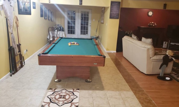 Severn Casa | Charming house with WiFi, fitness room, AC in brilliant Severn