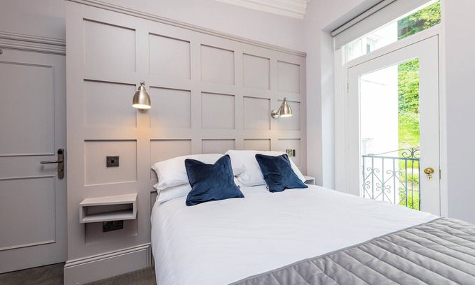 Howth Apartamento | Charming Howth Marina Retreat