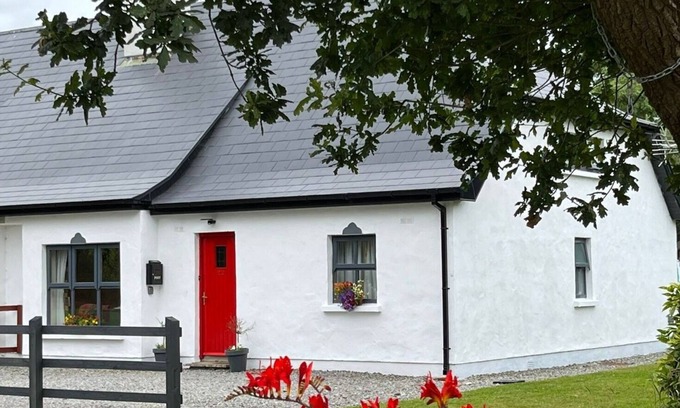 Killarney Casa | #Charming Killarney Cottage