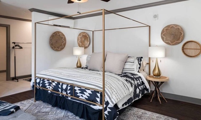 Parkville Apartamento | Charming King Studio on Mainstreet | Walk To Shops