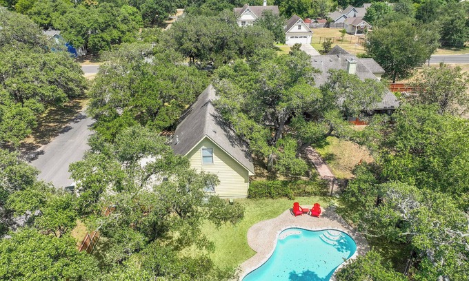 Kyle Casa | Charming Kyle Retreat with Pool, Porch & Walk to Downtown