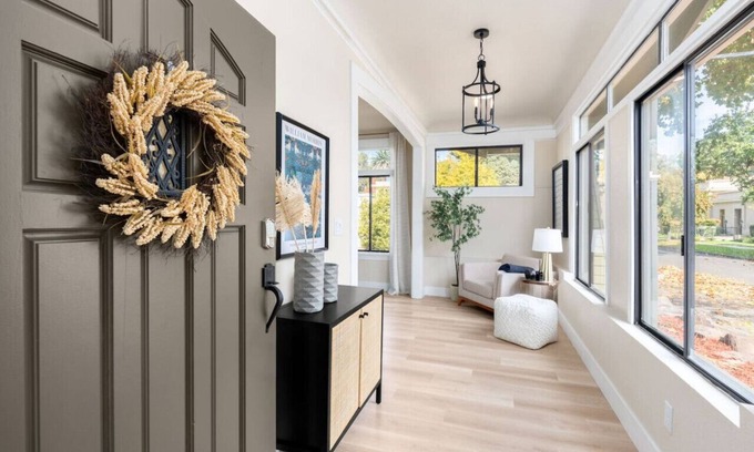 Lodi Casa | Charming l Downtown Lodi l 3 Bedroom l Sleeps 6