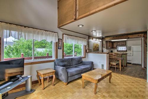 Laconia Casa | Charming Laconia Home with Deck Walk to Lake!