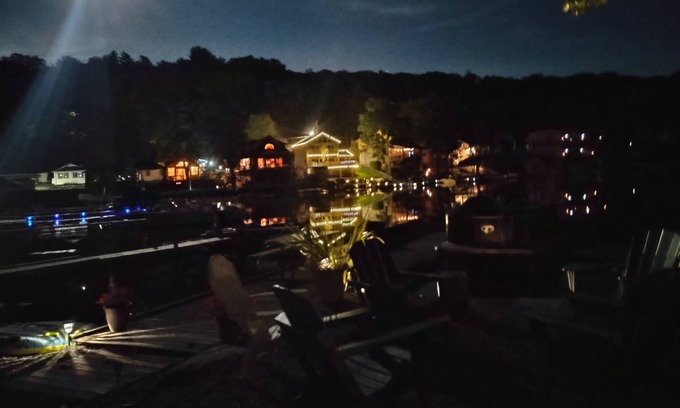 Lehman Casa | Charming lake front craftsman cottage