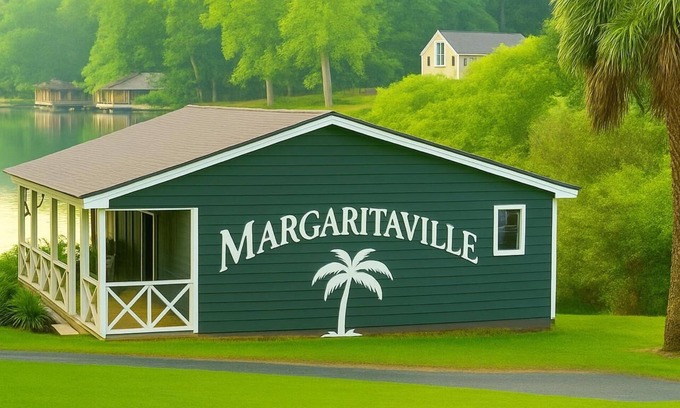 Milledgeville Casa | Charming Lake Front Home and Pavilion