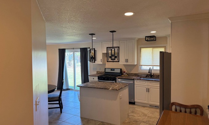 Craig Beach Casa | Charming lake home with 3-bedroom house in Pleasant Lake Milton