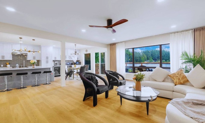 Lakeland South Casa | Charming Lakefront 6b3b with Panoramic Views