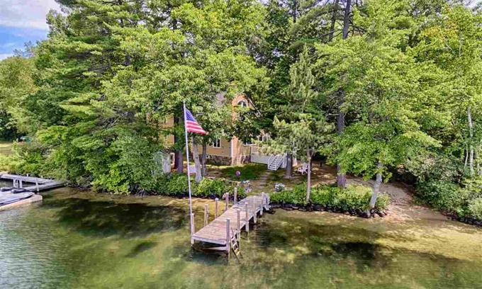 Mirror Lake Cabaña | Charming Lakefront Cottage on Winter Harbor – Your Perfect Escape