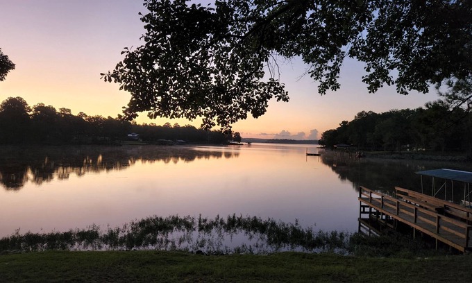 Ridgeway Cabaña | Charming Lakefront Cottage, with wrap-around deck, 270-degree views