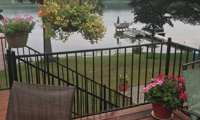 Sheridan Casa | Charming lakefront cottage with baby grand piano to use by qualified renters.