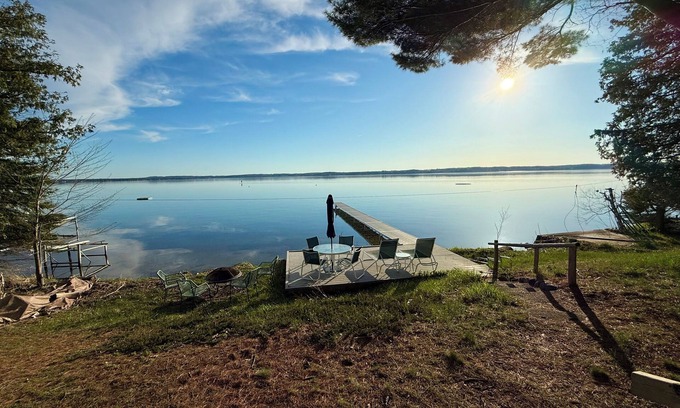 Alden Cabaña | Charming Lakefront Cottage on Torch Lake - walking distance to Alden