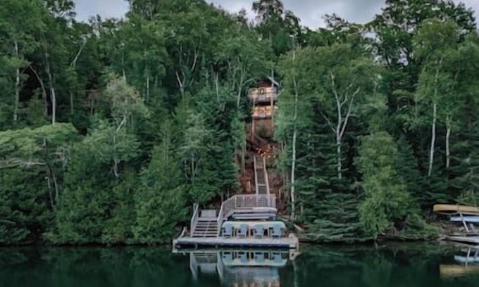 Faraday Casa | Charming Lakefront Cottage w/ Hot Tub & Fire Pit, WiFi