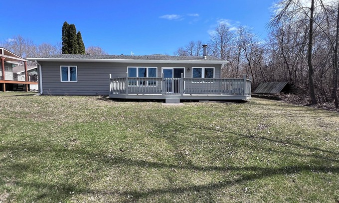 Isle Cabina | Charming lakefront retreat on Mille Lacs Lake east side with stunning sunsets.