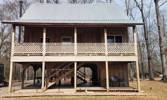 Farmerville Casa | Charming lakefront 2-bedroom house in Farmerville, Louisiana