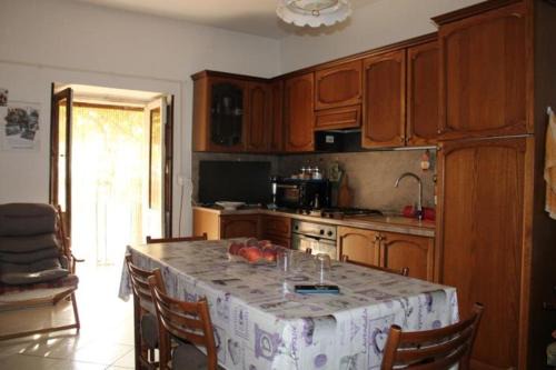 Frankton Casa | Charming Lakeview Home !