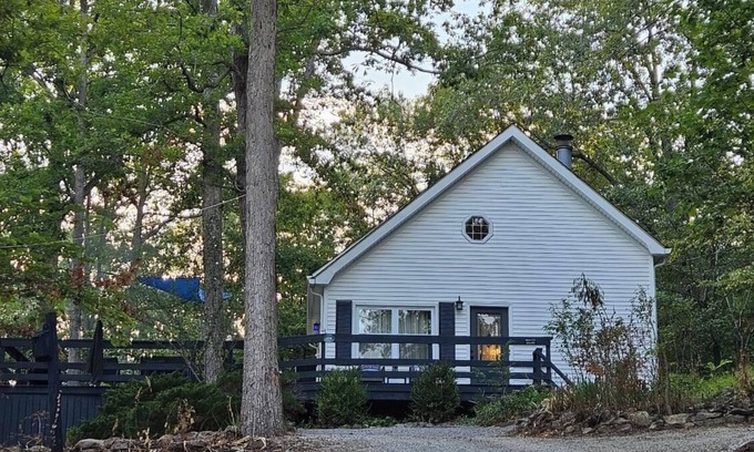 Clarkson Casa | Charming Lakeview home at Nolin 3-bedroom with loft