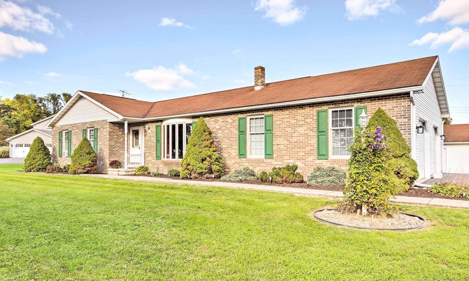 Lewisburg Casa | Charming Lewisburg Home w/ Hot Tub & Games!
