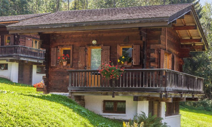 Les Houches Chalet De Esquí | Pequeño y encantador chalet para 4/5 personas en el valle de Chamonix