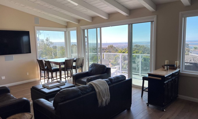 Bay Park Casa | Charming loft with BBQ/OCEAN VIEW. in sunny San Diego.