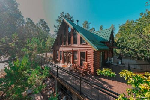 Pine Casa | Charming Log AFrame in Pine
