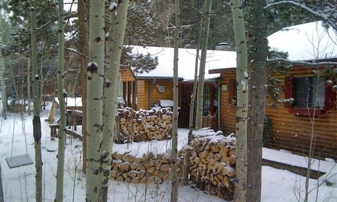 Black Hawk Cabina | Log Cabin encantador para Peaceful Mountain Getaway!