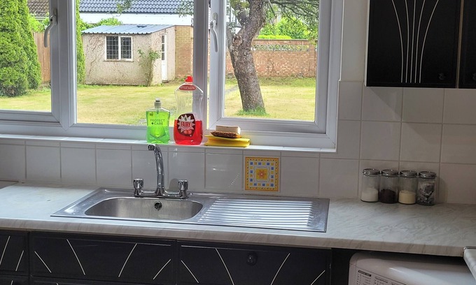 Luton Apartamento | Charming Luton Apartment Retreat