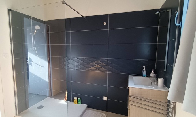 Genas Casa | Charming maisonette near Lyon, Groupama Stadium, Eurexpo, T'Exupéry airport