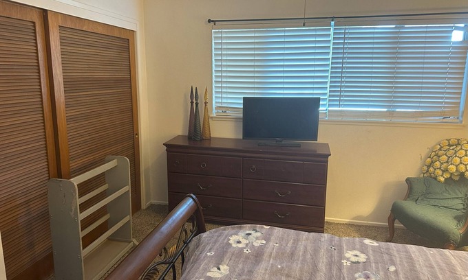 Citrus Heights Casa | Charming master suite in Citrus Heights with WiFi and Laundry facilities