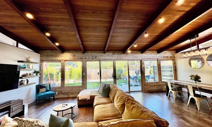 Pinole Cabaña | Charming mid-century cottage in Old Town Pinole