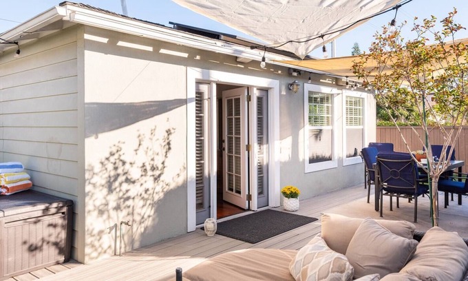 North Park Casa | Encanto Craftsman Cottage w / Hot Tub ~ Ubicado en el corazón de San Diego