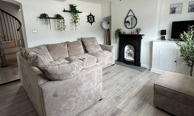 Middlewich Casa | Charming Middlewich House - Sleeps 4