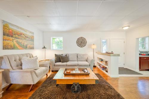Healdsburg Casa | Charming Milk Barn Home on Vineyard Estate