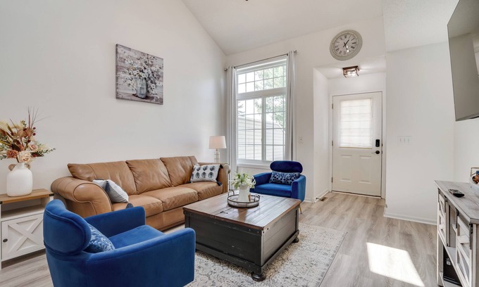 Woodbury Casa | Charming Minnesota Townhome - Near Beach & Golf!