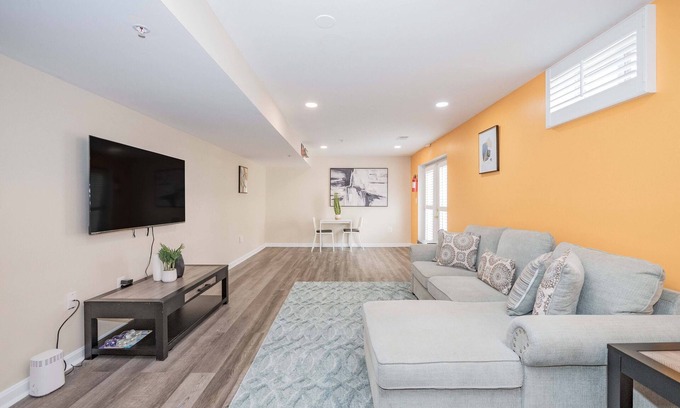 Montpelier Apartamento | Charming Modern 2-bedroom apartment near DC with free parking