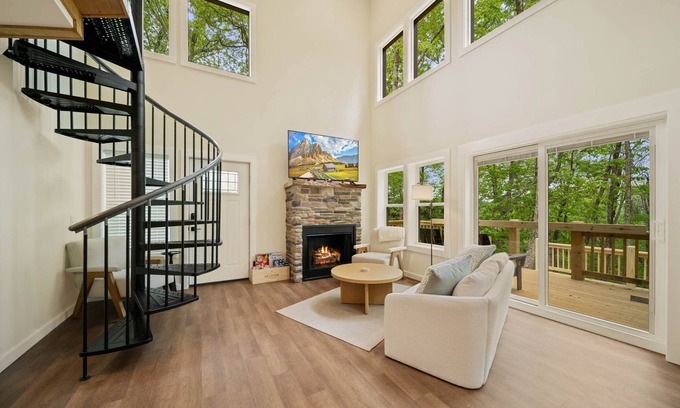 Boone Cabina | Charming Modern Cabin in Quiet Setting