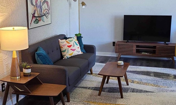 Mount Pleasant Casa | Charming Modern 1950s Mid-Century Ranch.