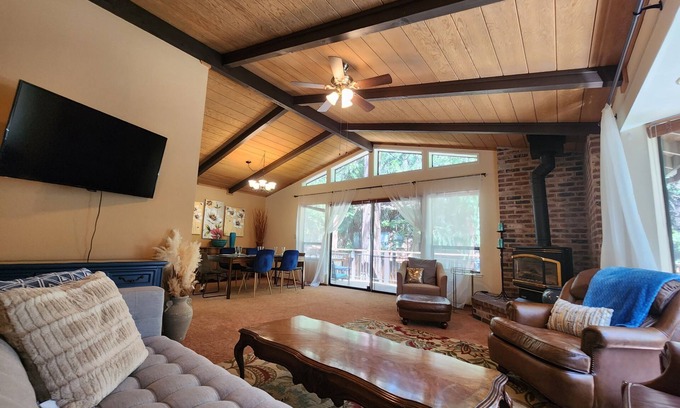 Glencoe Cabina | Charming Mountain Cabin: 3BD + Bonus Room in Woods