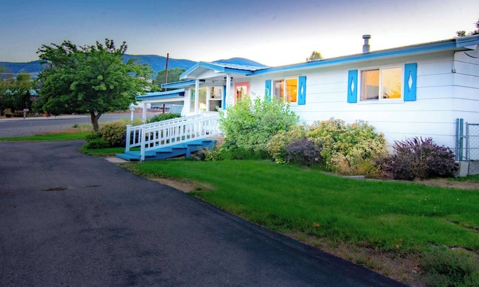Salmon Casa | Renovated Salmon Refuge
