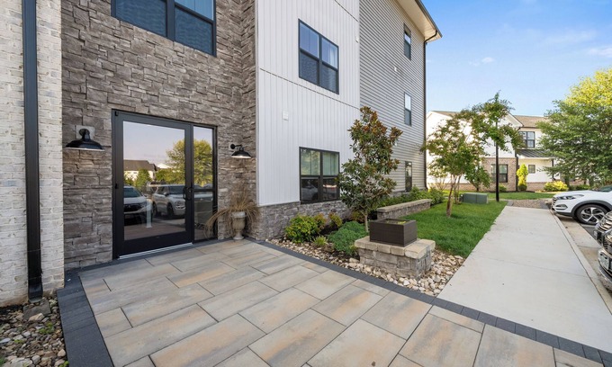 Forest Condominio | Charming new 2-bedroom condo in Forest, Virginia near Liberty University.
