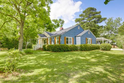 New Bern Casa | Charming New Bern Cottage with Grill and Fire Pit!