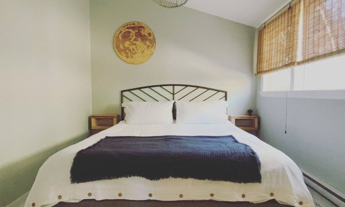 New Denver Apartamento | Charming New Denver suite